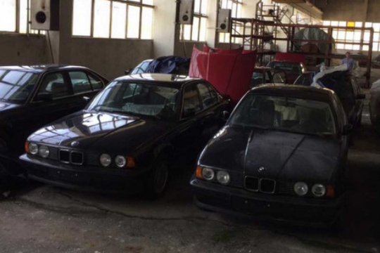 История о том, как болгарин случайно нашел 11 новых BMW 5 серии
