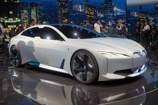 Каким будет новый электрокар BMW i4
