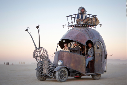 Автомобили фестиваля Burning Man