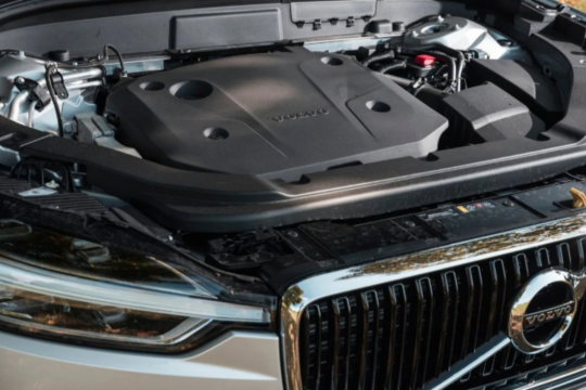 B - для тормоза
Эксперты шутят: B = «Батарея», а «XC60» = «Тормоз» Изображение статьи