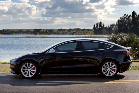 А Вы знали, как Tesla снижает свои расходы на батареях?