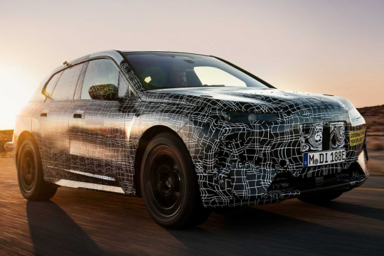 Был обнаружен прототип автомобиля BMW iNext, над которым проводят испытания в жарких погодных условиях