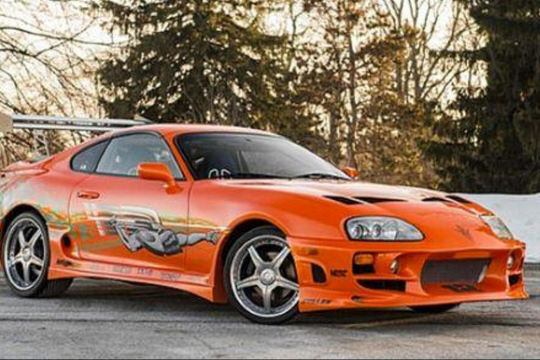 Toyota Supra из фильма "Форсаж" стоила 185 000 долларов и дорожает