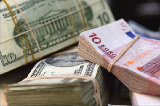 Доллар и евро начали падать