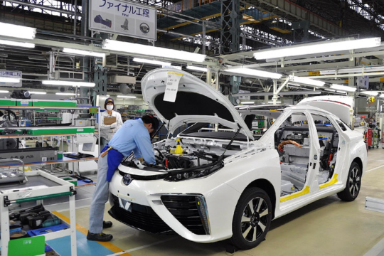 Автопроизводители Японии сокращают объемы