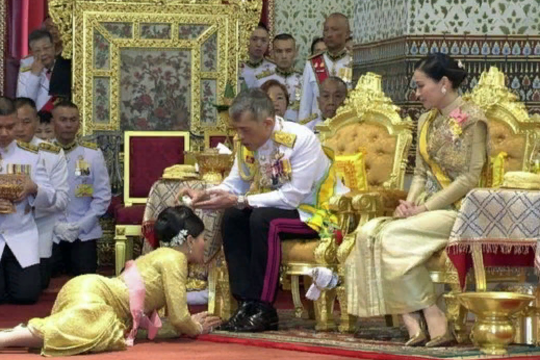 Тайцы не довольны поведением своего короля