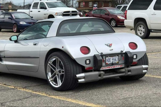 Посмотрите на укороченный Chevrolet Corvette