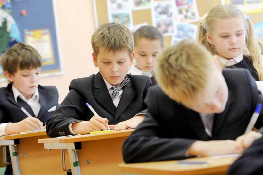 В Беларуси школы не будут переведены на дистанционное обучение, ученики останутся в классах