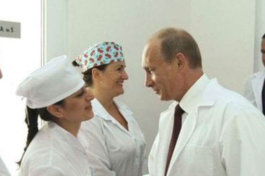 Путин поручил отправить студентов-медиков на борьбу с коронавирусом