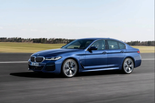 BMW i5 полностью электрическая версия 5-Series