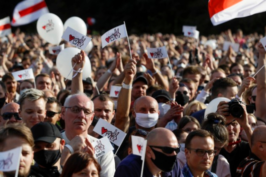 Их нельзя оставлять одних: глава Евросоюза и Euronews отреагировали на митинг Тихановской в Минске