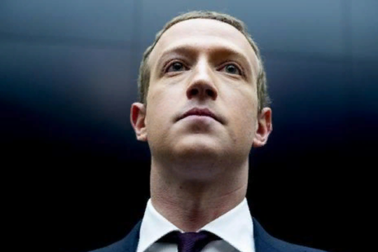 Марк Цукерберг с его Facebook вошел в тройку самых богатых людей мира