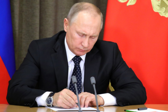 Владимир Путин подписал «закон Борисова»