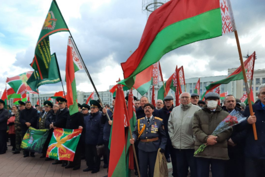 СМИ: предприятия Беларуси получили план по явке на митинг за Лукашенко 25 октября