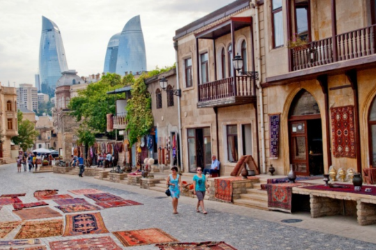 Как после событий в Нагорном Карабахе Азербайджан относится к русским и России?