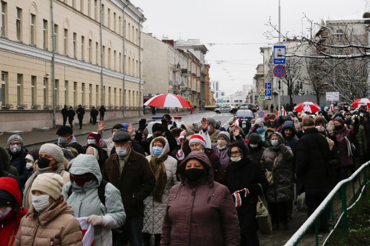 В Минске силовики мешали продвижению очередного марша пенсионеров