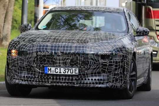 Озвучены характеристики электрического седана BMW i7