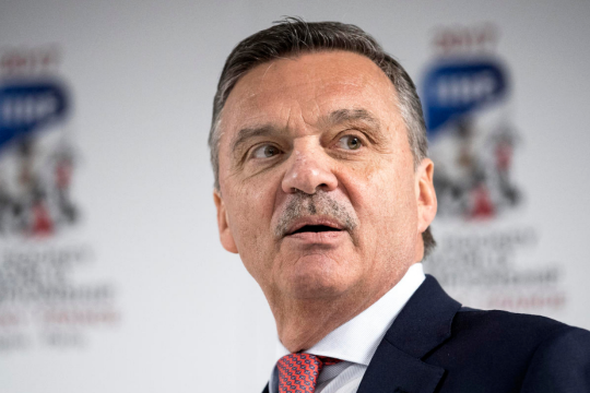 Рене Фазель заявил, что у Беларуси мало шансов принять чемпионат мира по хоккею