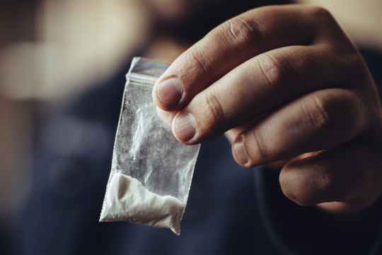 В Великобритании почти все подростки употребляют кокаин