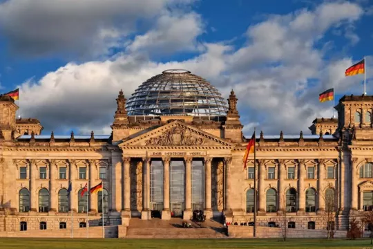 Немецкие депутаты из правящей партии подозреваются в коррупции в крупном масштабе