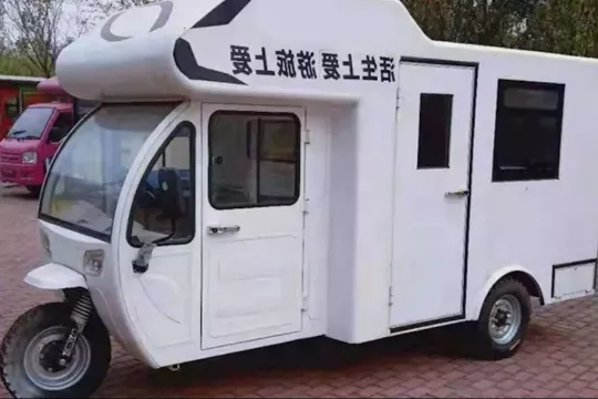 В Китае продаются электрические фургоны стоимостью 4800 долларов