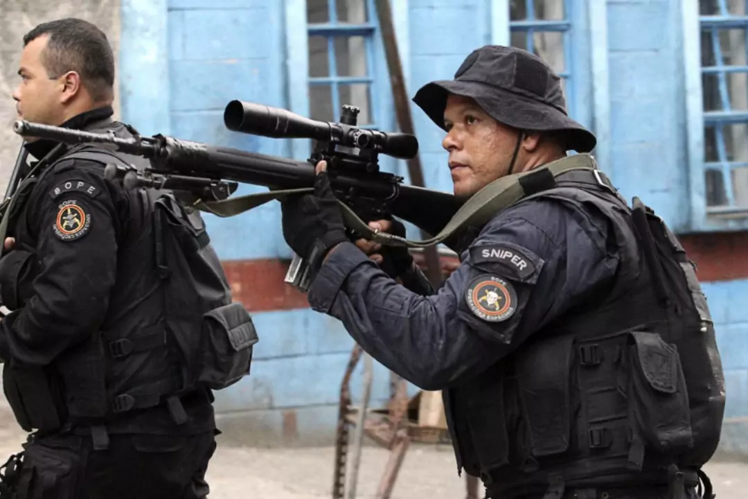 25 человек погибло в перестрелке между полицией и бандитами в Рио-де-Жанейро