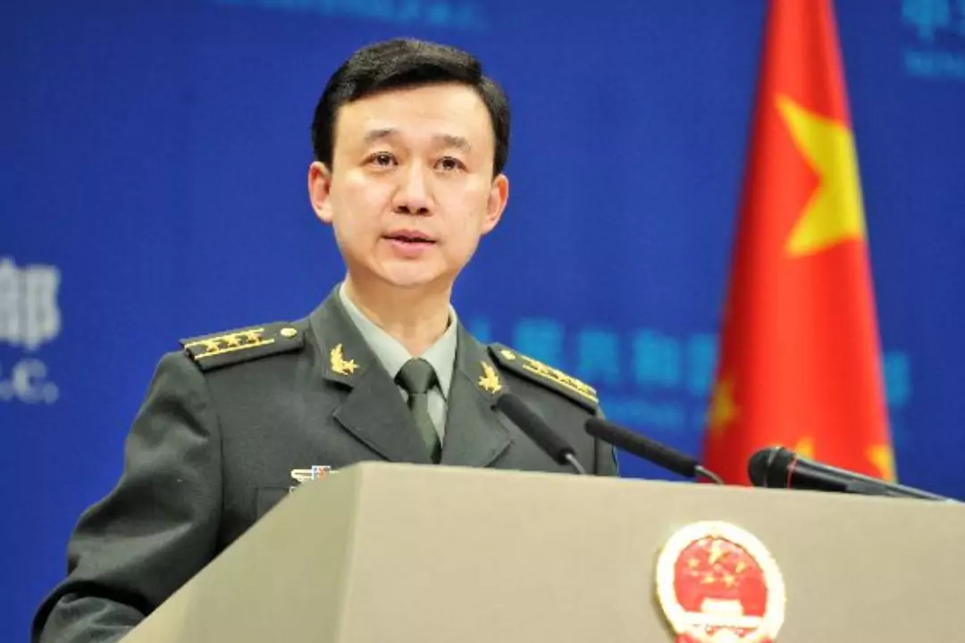 Китай заявляет что готов к прямому военному. Представитель Минобороны Китая у Цянь. Представитель Министерства обороны КНР, старший полковник у Цянь. Представитель Минобороны КНР полковник у Цянь.