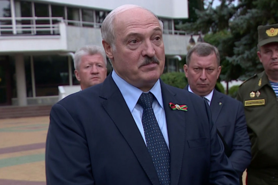 Лукашенко, в обращении у Брестской крепости, назвал белорусские протесты «цветным блицкригом»
