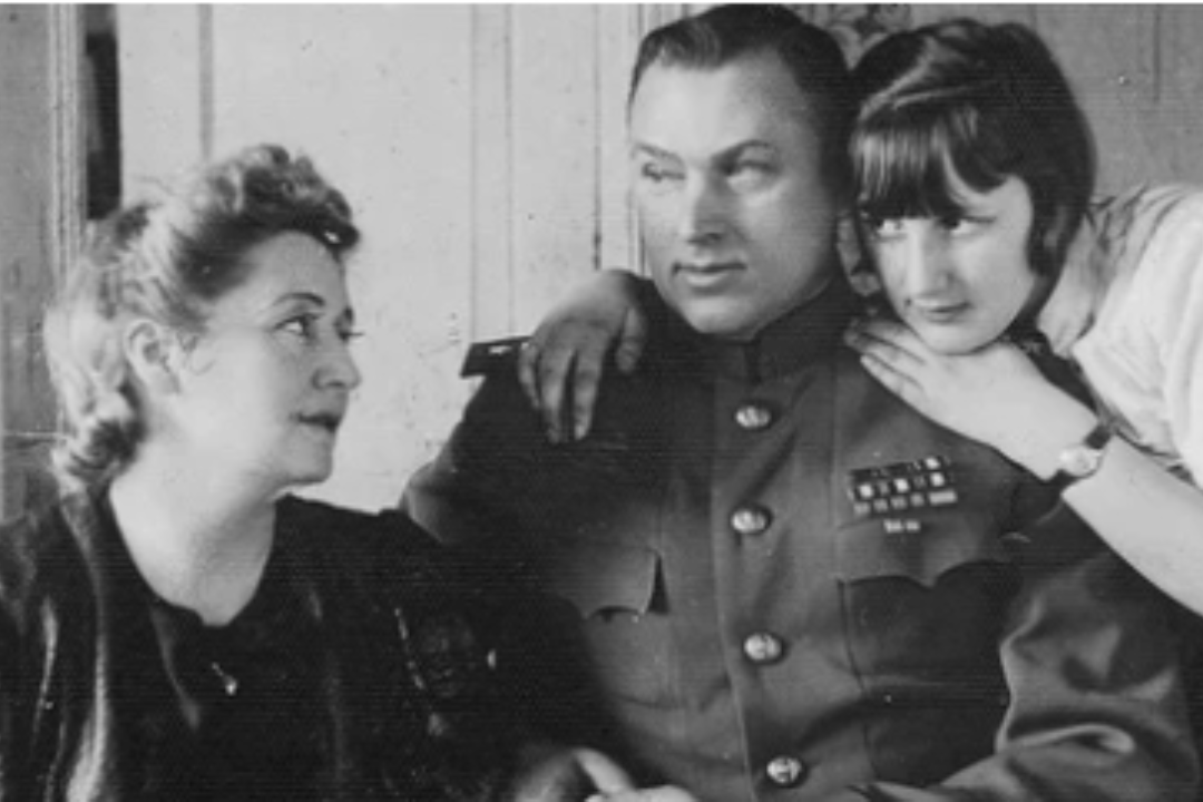 История: жена Рокоссовского во время Великой Отечественной войны работала обычной прачкой