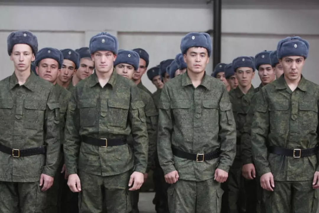 «Единая Россия» предложила считать службу в армии как трудовой стаж