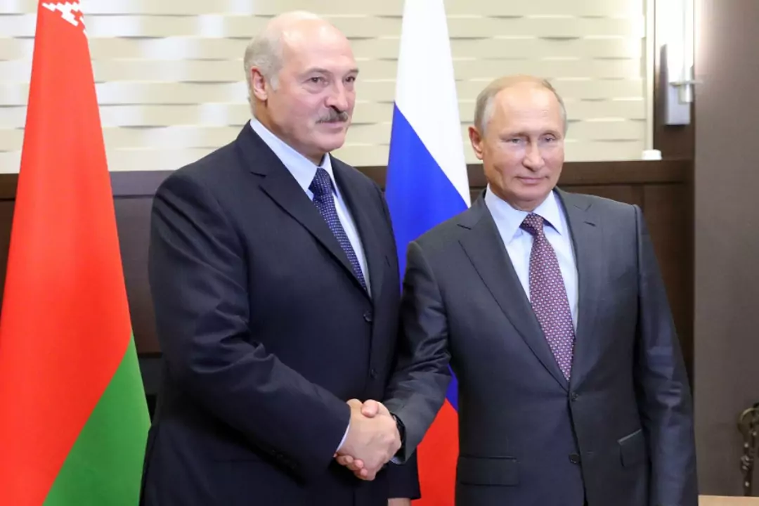 Президенты Владимир Путин и Александр Лукашенко обходятся без мобильных телефонов