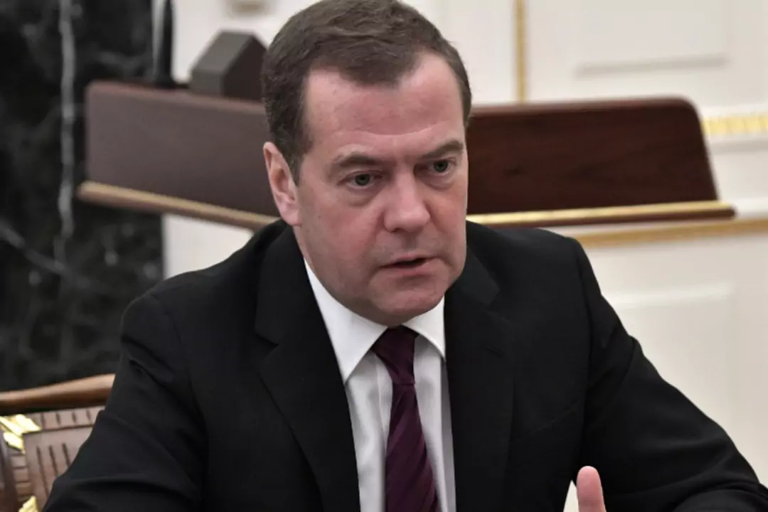 Медведев призвал дождаться появления «вменяемого руководства» на Украине