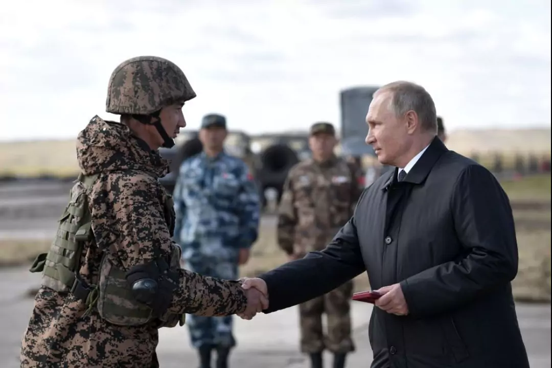 Армия России поздоровалась с новым премьером Японии