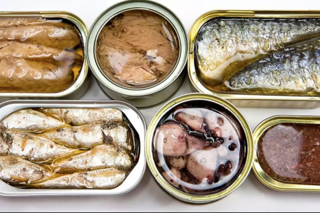 Какие бывают опасные дефекты у рыбных консервов и из-за чего они происходят