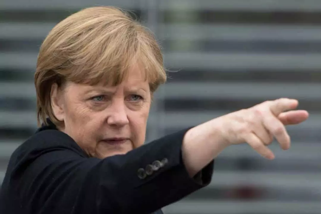 Меркель перед отставкой неожиданно решила «пнуть» Россию и пригрозила новыми санкциями