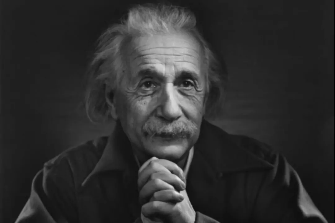 Альберт Эйнштейн после 30-х годов вполне открыто позиционировал себя, как человека левых политических взглядов