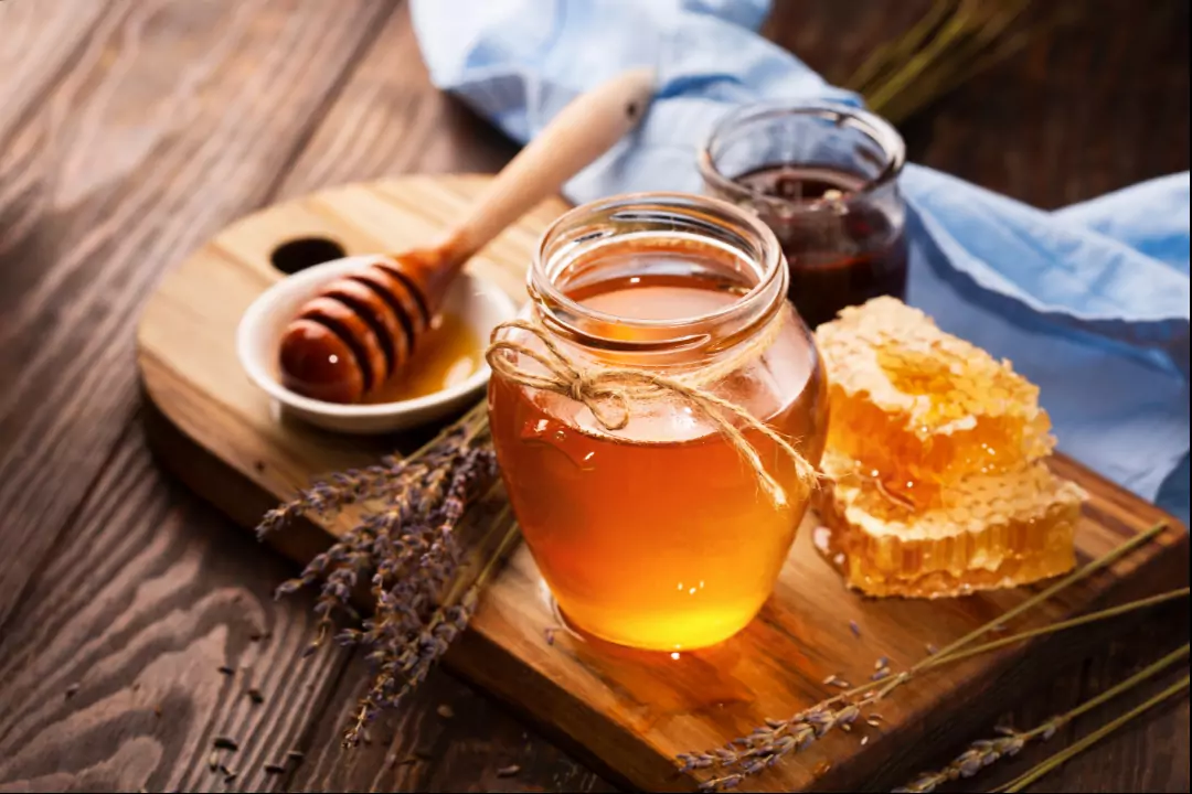 По словам фитотерапевта, мед продлевает жизнь на несколько лет