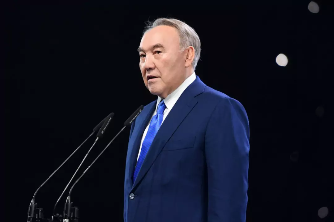 Политолог Сатановский: похоже, что Назарбаев таки ушел в мир иной