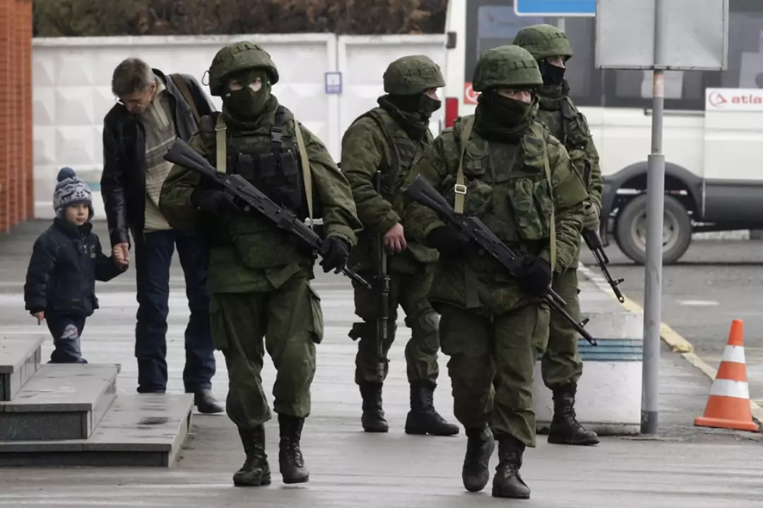 Вооружённые люди без опознавательных знаков захватили школу на Донбассе