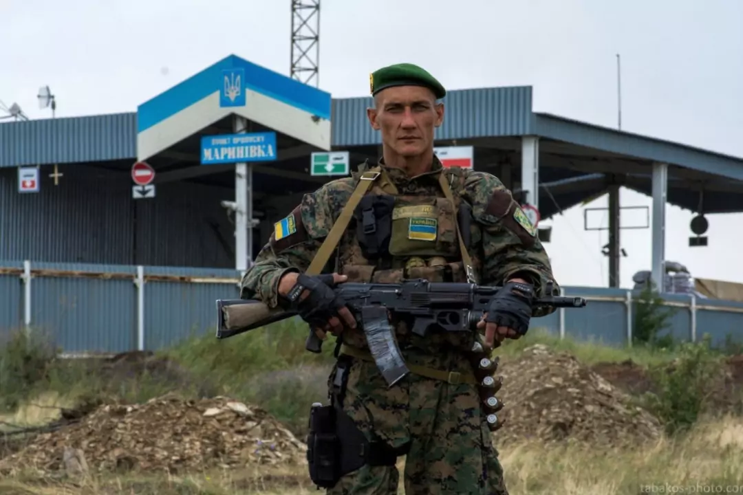 Войска Украины строят забор и вертолётные площадки на границе Беларуси