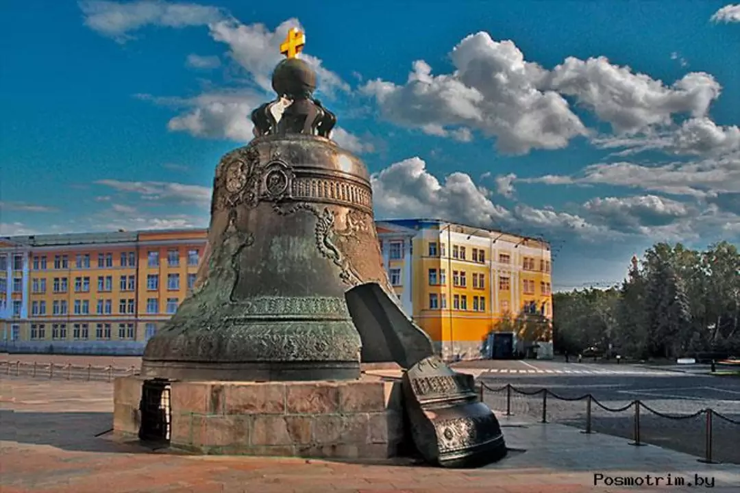 Русские не смогли построить царь-колокол, или кто-то нарочно его сломал
