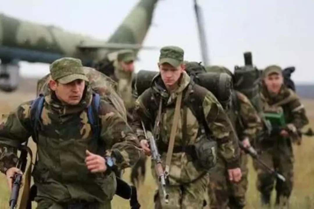 Украина белоруссия новости на сегодня. Белорусские солдаты. Белорусский солдат на учениях. Российские солдаты в Белоруссии 2022.