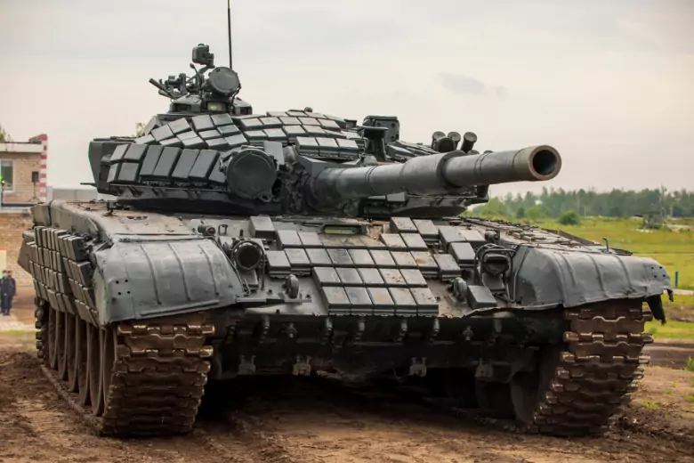 Польша перебросила в Украину 200 советских танков T-72 и РСЗО «Град»