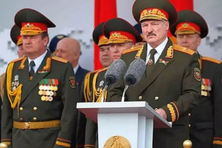 Главнокомандующий ВС Беларуси пообещал обломать рога Польше