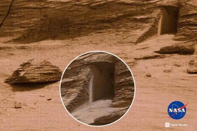 Аппарат Curiosity обнаружил таинственную дверь на Марсе