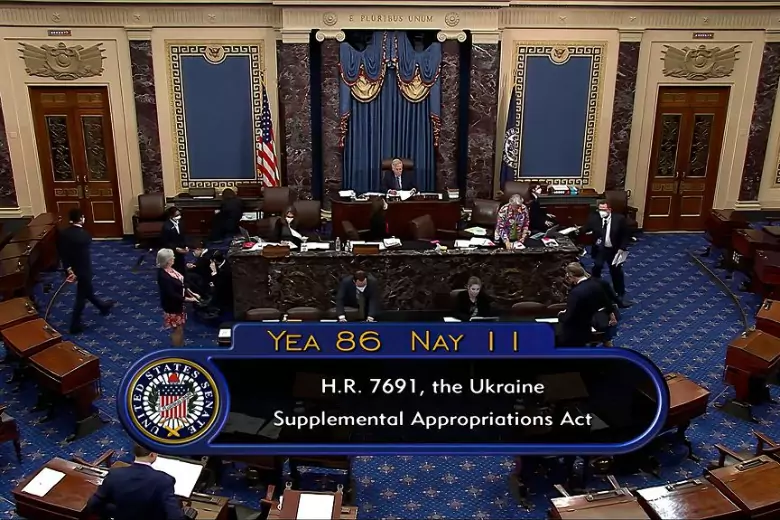 Сенат США одобрил закон о 40 миллиардов долларов помощи Украине