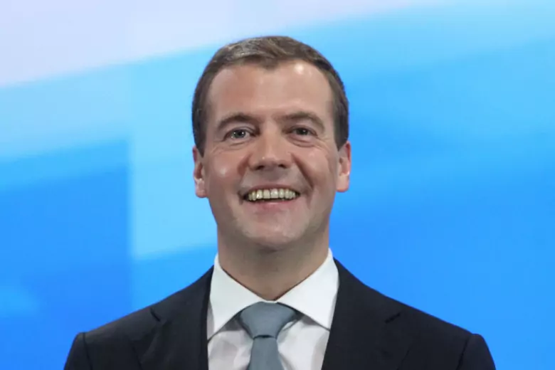 Медведев назвал Олафа Шольца «колбасным» кукловодом Зеленского