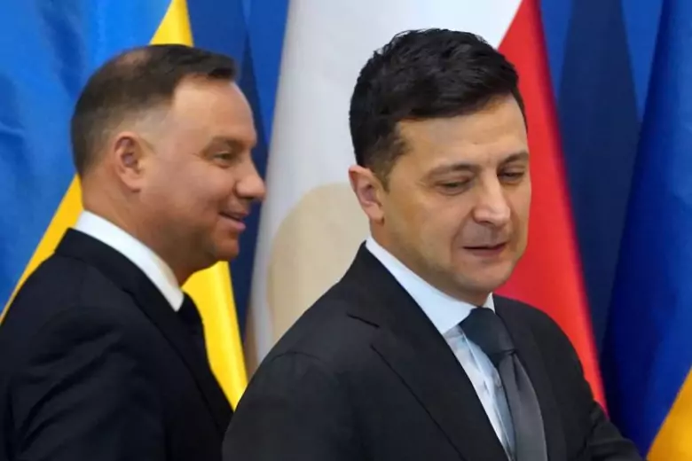 The Cradle: Польша готовит мягкую аннексию Украины при поддержке Зеленского