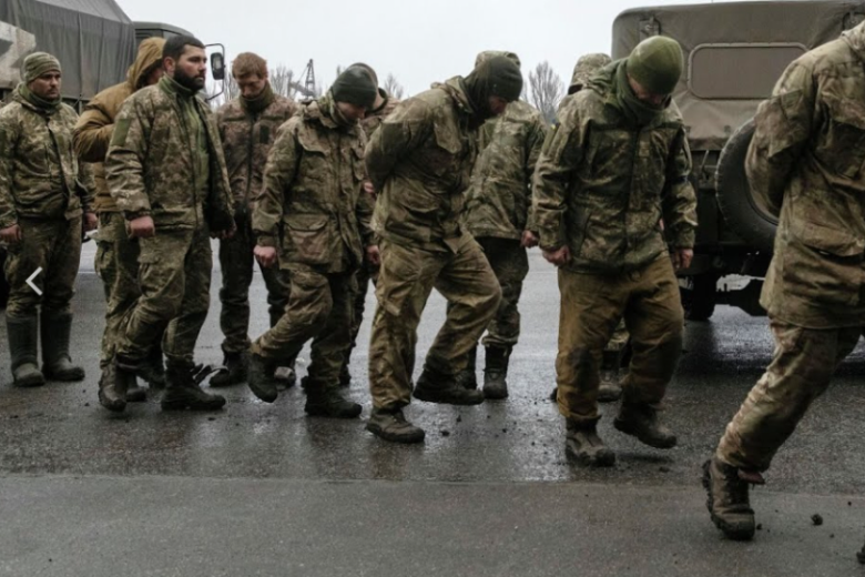 ЛНР: Солдаты ВСУ сотнями сдаются в плен под Лисичанском