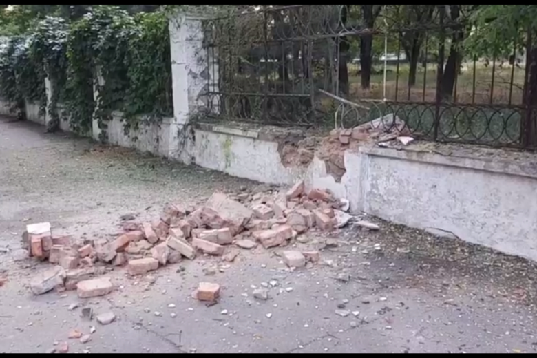 В Херсоне в результате теракта была взорвана ограда у следственного изолятора